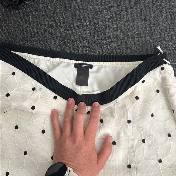 Ann Taylor Cream and Black Patterned A-Line Skirt size 10 - Picture 3 of 8